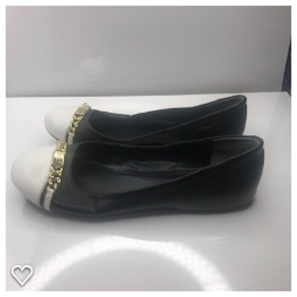 Guess Black & White Flats with Chain size 8.5 - Picture 4 of 5
